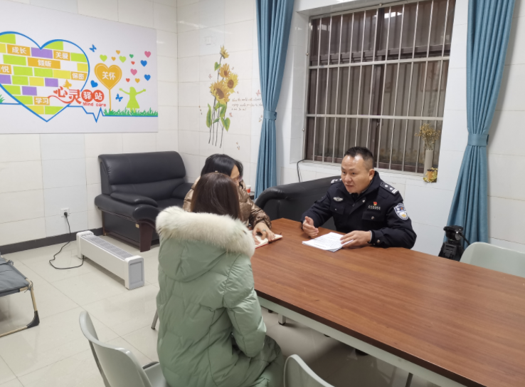 水警總隊磁器口派出所開展跟進式心理干預疏導，重慶心理咨詢